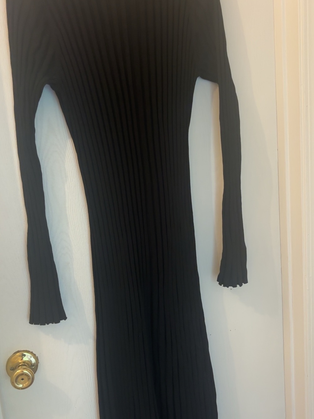 DISSH Black Ribbed Long-Sleeve Maxi Dress - Picture 4 of 5